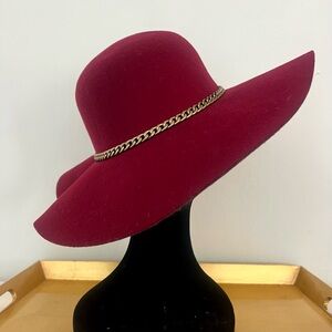 Burgundy Felt Wide Brim Hat with Brushed Gold Chain Accent